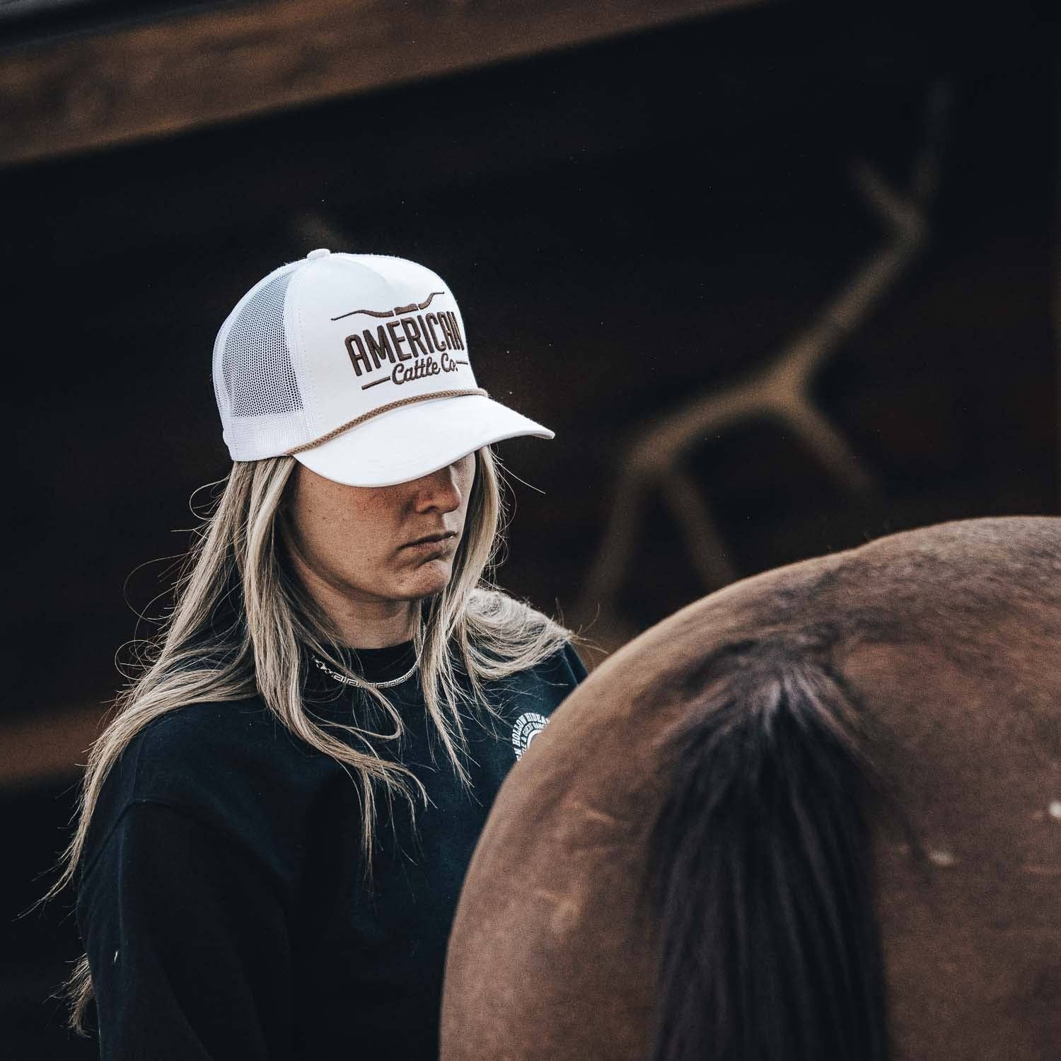Longhorn Hat: White/Gold